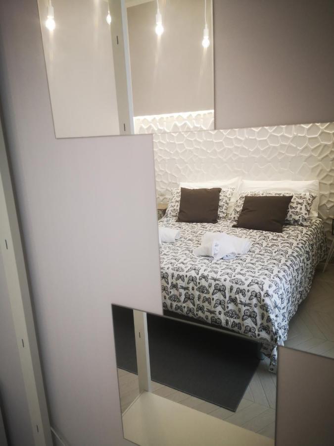 Spiderrooms Napoli Bagian luar foto